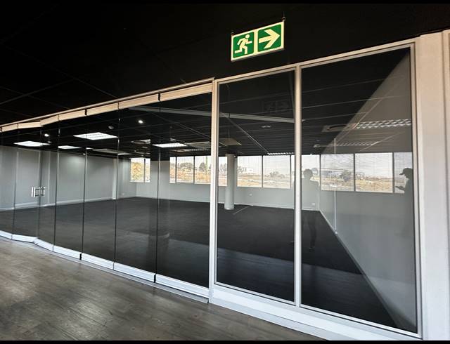 1,700M² OFFICE TO LET IN WOODMEAD